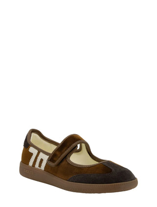 Back 70 Aya Sneaker
